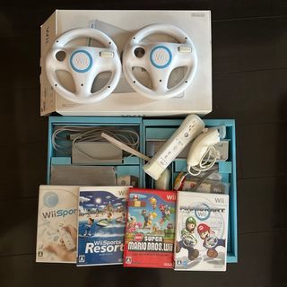 ニンテンドウ(任天堂)の【ソフト4本付き】 ニンテンドー Wii 本体 周辺機器 まとめ売り(家庭用ゲーム機本体)