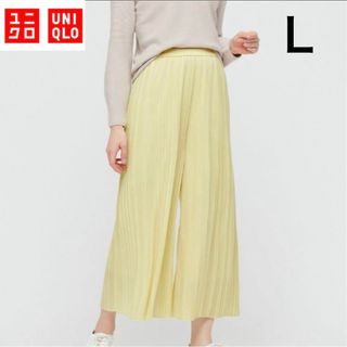 ユニクロ(UNIQLO)の美品　UNIQLO ユニクロ　シフォンプリーツパンツ　レモンイエロー　黄色　L(クロップドパンツ)