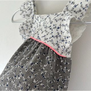 プチバトー(PETIT BATEAU)の《ZARA》ザラキッズ　バイカラー　花柄プリントワンピース(80)(ワンピース)