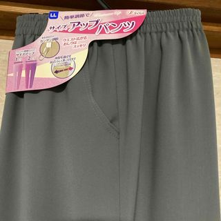 新品未使用LLサイズ　レディース　おしゃれパンツ日本製品(カジュアルパンツ)