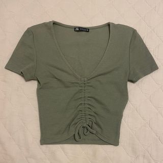 ザラ(ZARA)のクロップドTシャツ　ZARA(Tシャツ(半袖/袖なし))