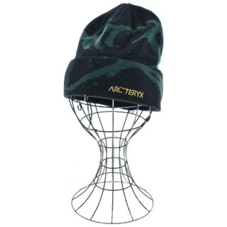 アークテリクス(ARC'TERYX)のARC'TERYX アークテリクス ニットキャップ・ビーニー - 黒x緑(総柄) 【古着】【中古】(ニット帽/ビーニー)