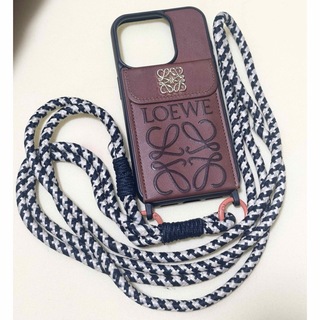 ロエベ(LOEWE)の新品未使用 ロエベ iPhone15Proケース LOEWE アナグラム 茶色(iPhoneケース)
