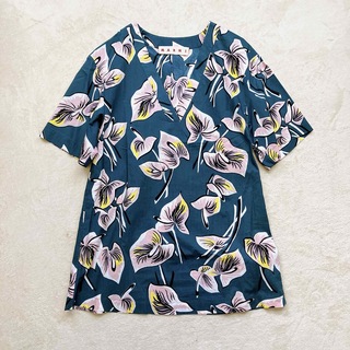 マルニ(Marni)のMARNI  ボタニカル 花柄 シャツ Ｖネック　半袖　Tシャツ　サイズ40(シャツ/ブラウス(半袖/袖なし))