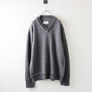 人気 未使用 ユニセックス 2023AW メゾンマルジェラ Maison Margiela Vネック ニット スエードエルボーパッチ M/グレー 【2400013901680】(ニット/セーター)