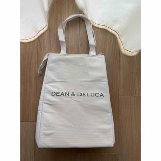 ディーンアンドデルーカ(DEAN & DELUCA)のDEAN&DELUCA ディーンアンドデルーカ 保冷バッグ クーラーバッグ 白(エコバッグ)