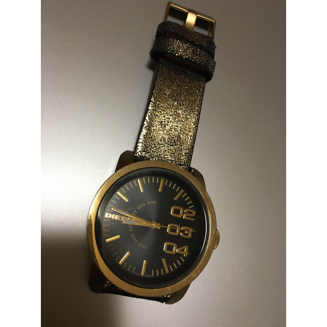 DIESEL(ディーゼル)のディーゼル 完売レア 時計 ブラック×ゴールド メンズの時計(レザーベルト)の商品写真