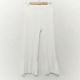 PLEATS PLEASE ISSEY MIYAKE(パンツ ・ ホワイト/白色系)の PLEATS PLEASE ISSEY MIYAKE(パンツ ・ ホワイト/白色系)の