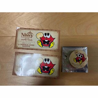 Nissy ステッカー2枚と缶バッジ　非売品