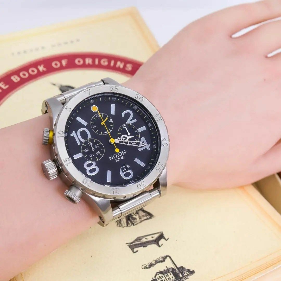Nixon ニクソン 時計 クロノグラフ 美品 51-30 おいかけ ホワイト×シルバー Nixon ニクソン 時計 クロノグラフ 美品 51-30 おいかけ ホワイト×シルバー