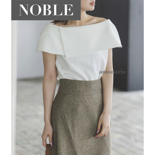 Noble - 【6/6迄限定出品＊新品】NOBLE ソフトツイルケープブラウス　ケープブラウス