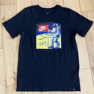 ナイキ(NIKE)のNIKE 宇宙飛行士 Tシャツ 150 160(Tシャツ/カットソー)