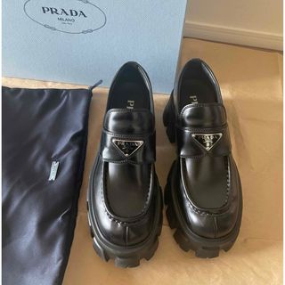 プラダ(PRADA)のPRADA モノリスローファー(ローファー/革靴)