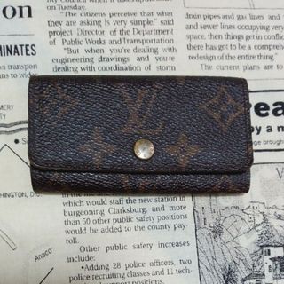ルイヴィトン(LOUIS VUITTON)のルイヴィトンキーケース　４連(キーケース)