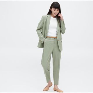 ユニクロ(UNIQLO)のリラックステーラードジャケット スマートアンクルパンツ セットアップ(スーツ)