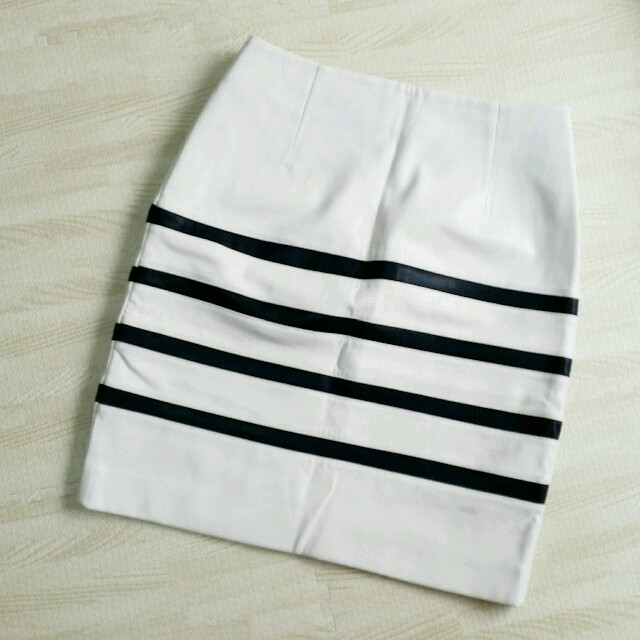 LE CIEL BLEU(ルシェルブルー)の【LE CIEL BLEU】タイトスカート レディースのスカート(ひざ丈スカート)の商品写真