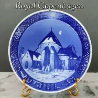 ロイヤルコペンハーゲン(ROYAL COPENHAGEN)の美品ロイヤルコペンハーゲン イヤープレート 1938年 オスターラースの円形教会(陶芸)