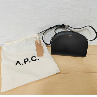 A.P.C - 【美品】A.P.C.　ハーフムーンレザー　黒