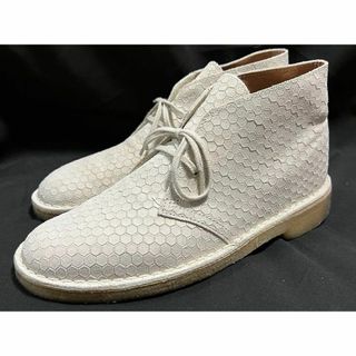 クラークス(Clarks)の美品 Clarks UK7G スエードデザートブーツ ベージュ  クレープ(ブーツ)