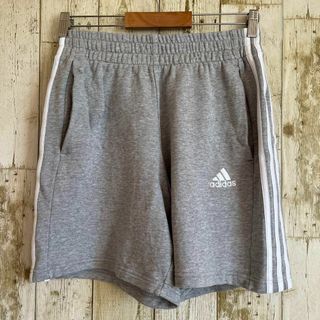 アディダス(adidas)のadidas アディダス ハーフパンツ スリーライン グレー ロゴ M(ショートパンツ)