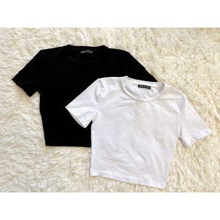 ZARAザラ/クロップドTシャツ黒白2枚セット