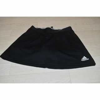 アディダス(adidas)の美品 adidas パンツ付きスコート　M　ブラック(ウェア)