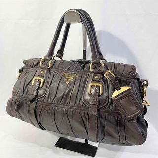 プラダ(PRADA)の正規品 PRADA プラダ ハンドバッグ ギャザー ネームタグ付 レザー 革 鞄(ハンドバッグ)