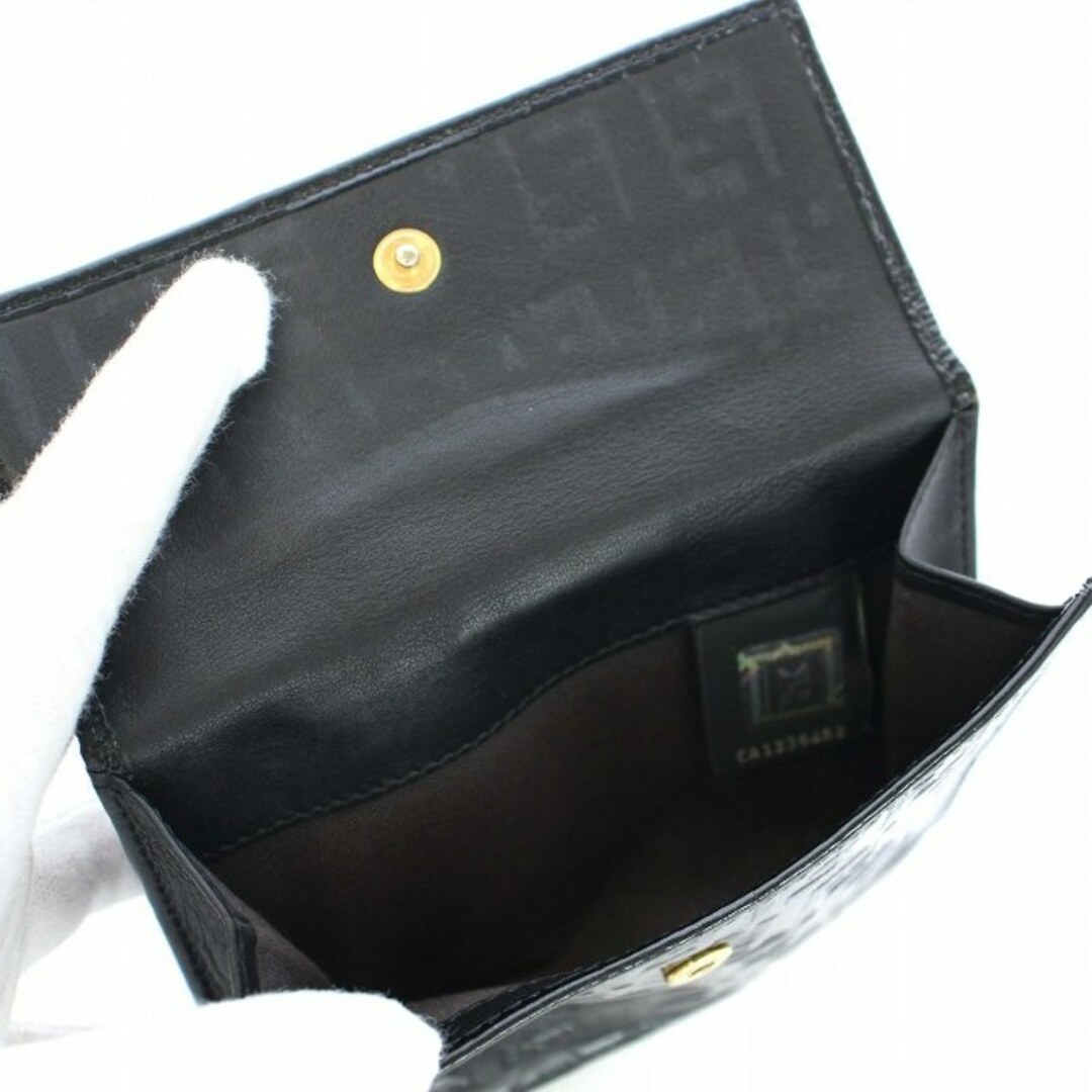 FENDI - フェンディ FENDI 二つ折り財布 エナメル 型押し ズッカ