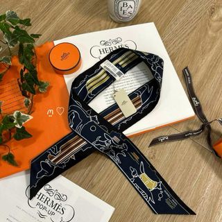 エルメス(Hermes)の新品　新作　HERMESエルメス 　ツイリー　パリジャンの犬　シルクスカーフ(バンダナ/スカーフ)