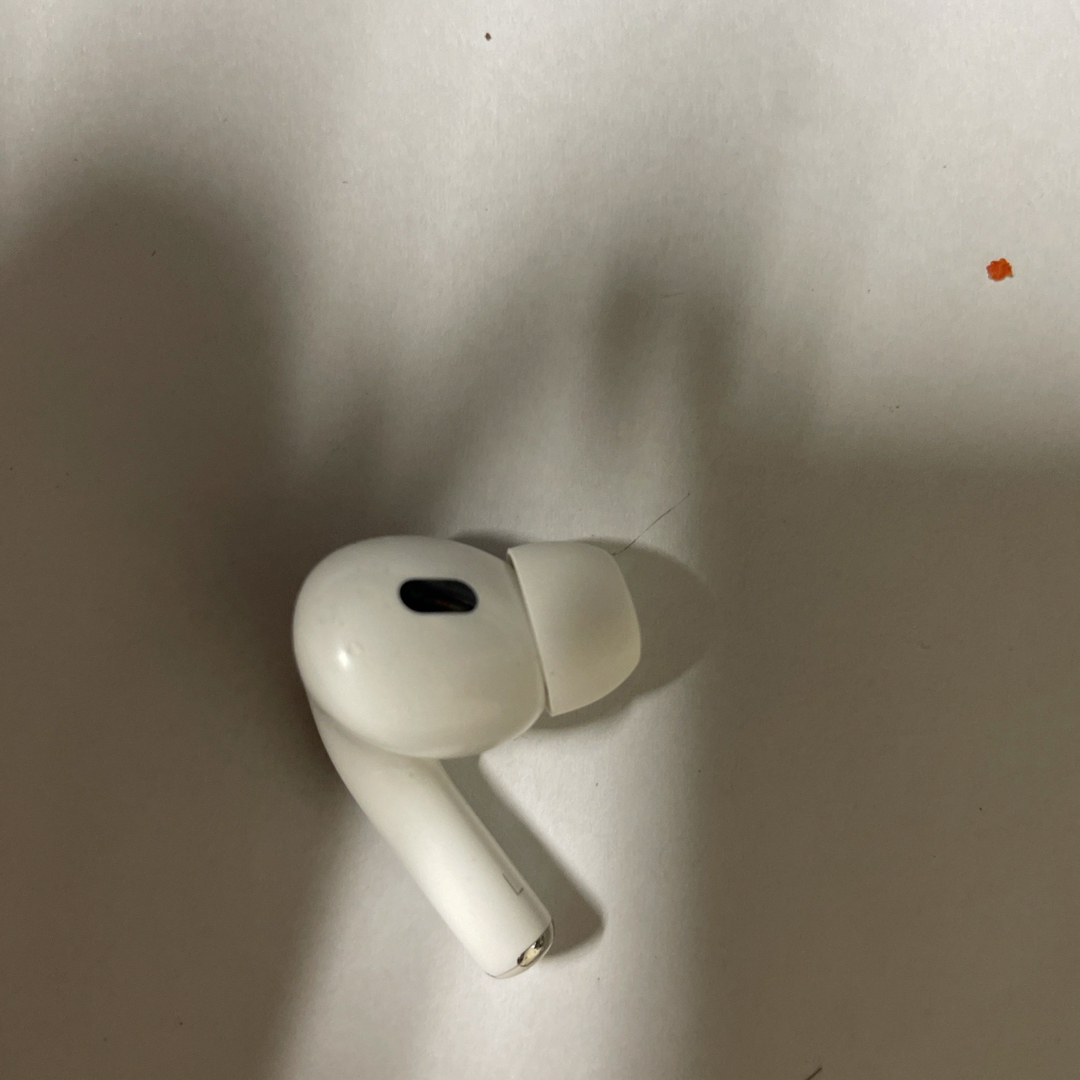 Air Pods pro 第二世代　左耳　L側 スマホ/家電/カメラのオーディオ機器(ヘッドフォン/イヤフォン)の商品写真