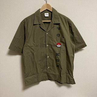 ポケモン(ポケモン)のポケモン　GU コラボ　オープンカラーシャツ　シャツ　半袖　グリーン　M(Tシャツ/カットソー(半袖/袖なし))