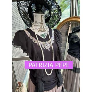 パトリツィアペペ(PATRIZIA PEPE)の綺麗なお姉さんのPATRIZIA PEPEお洒落フリルトップス(Tシャツ(半袖/袖なし))