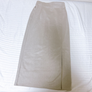 グレイル(GRL)のスエードスリットタイトスカート Mサイズ ホワイト(ロングスカート)