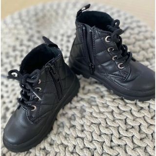 ザラキッズ(ZARA KIDS)の【 ZARA kids 】 キルティングレースアップブーツ(14.5cm)(ブーツ)