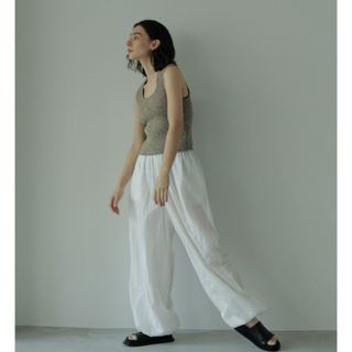 トゥデイフル(TODAYFUL)のanuke Nylon Volume Pants 36 ホワイト　新品未使用(ワークパンツ/カーゴパンツ)