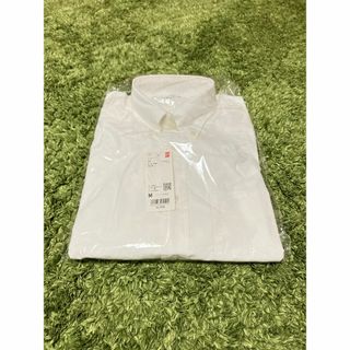 ユニクロ(UNIQLO)のユニクロ　オックスフォードシャツ（ボタンダウンカラー・長袖）Mサイズ　(シャツ)