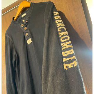 アバクロンビーアンドフィッチ(Abercrombie&Fitch)のアバクロンビー＆フィッチ　ヘンリーネック長袖　Mサイズ(Tシャツ/カットソー(七分/長袖))