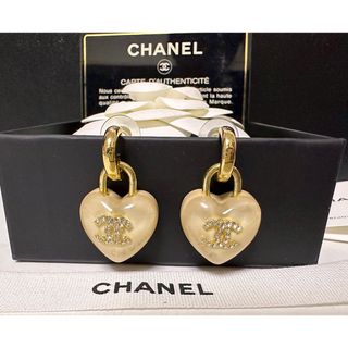 シャネル(CHANEL)のCHANEL   ヴィンテージピアス　ハートが可愛い♡ (ピアス)