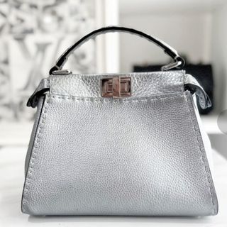 フェンディ(FENDI)の美品！　フェンディ　ピーカブー　ミニ　セレリア　シルバー　2way　8BN244(ショルダーバッグ)