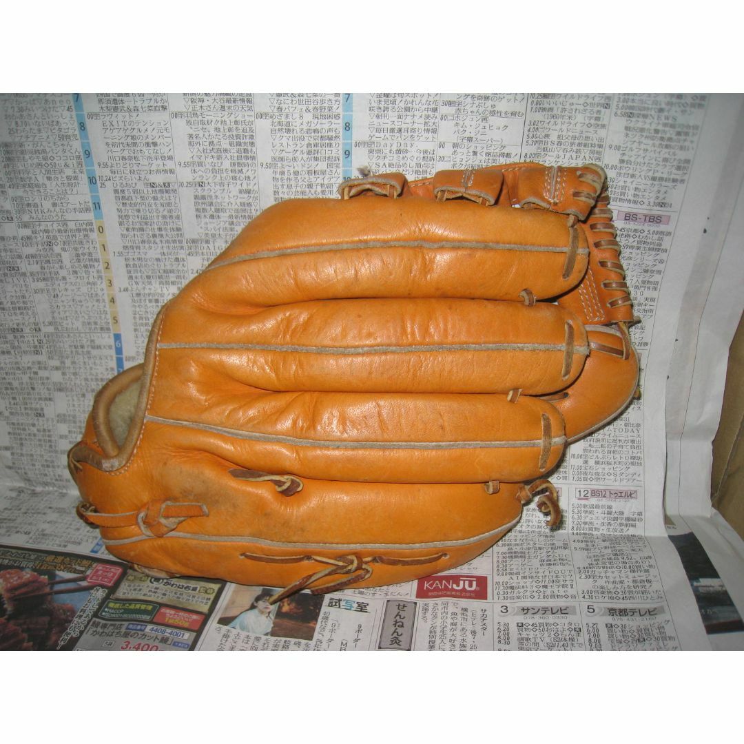 大昔のZETTのグローブ ゼット グラブ 外野手用 丸抜き 昭和 大昔のZETTのグローブ ゼット グラブ 外野手用 丸抜き 昭和