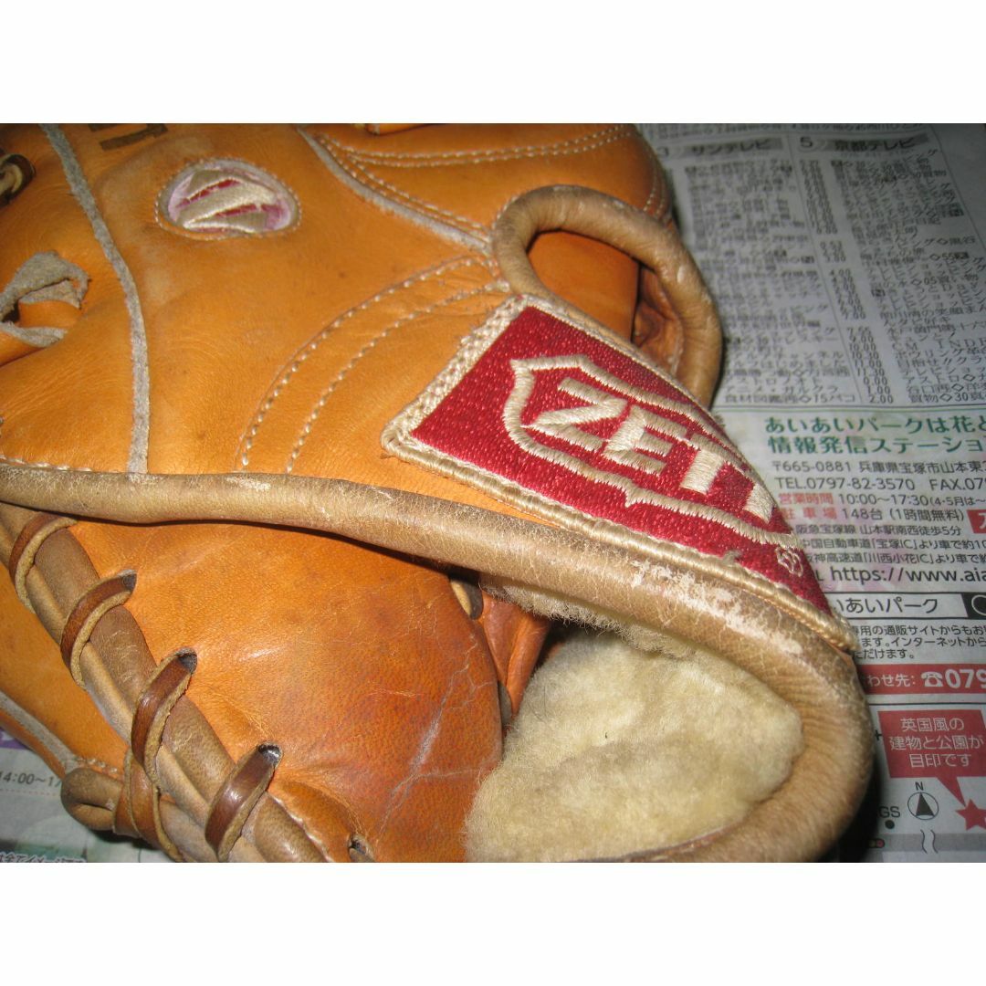 大昔のZETTのグローブ ゼット グラブ 外野手用 丸抜き 昭和 大昔のZETTのグローブ ゼット グラブ 外野手用 丸抜き 昭和