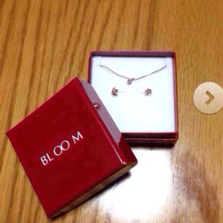 ブルーム(BLOOM)のBLOOM ダイアモンドピアス、リング(ピアス)