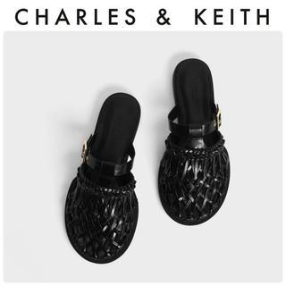 Charles and Keith - チャールズアンドキース　ブラック　パナマフリンジ　サンダル