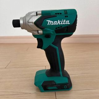 Makita - マキタ　インパクトドライバー　M697D