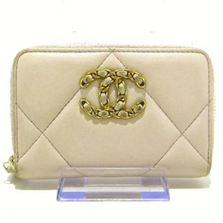 シャネル(CHANEL)のCHANEL(シャネル) コインケース CHANEL 19 ベージュ ゴールド金具/ラウンドファスナー ラムスキン(コインケース)