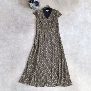 ローラアシュレイ(LAURA ASHLEY)の美品　ローラアシュレイ　ロングワンピース　11号　フラワー(ロングワンピース/マキシワンピース)