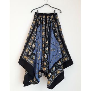 アクシーズファム(axes femme)のaxes femme スカーフ風花柄イレヘムＳＫ(ロングスカート)