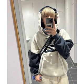 CVA IMITATION OF PARIS HOODIE コムドットゆうた着用(パーカー)