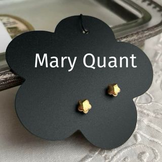 MARY QUANT - 新品 ラウンディッシュメタルデイジーピアス（ゴールド）