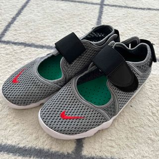 NIKE - NIKE  RIFT 22センチ